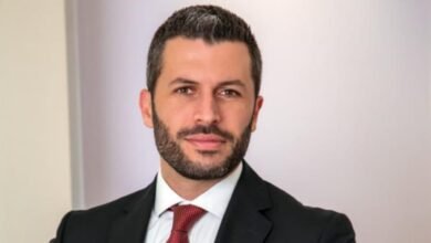 صورة توضيحية - جورج زيادة يتحدث عن عملية تجميل الذقن بالفيلر