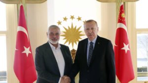 صورة توضيحية - هنية يجري اتصالا هاتفيا بالرئيس أردوغان