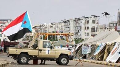 صورة توضيحية - الرئاسة اليمنية تحذّر من انتهاكات الانتقالي في عدن قيود على التنقل واعتقالات خارج القانون