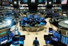 المستثمرون يترقبون بيانات البطالة وكلمة وورش في جاكسون هول