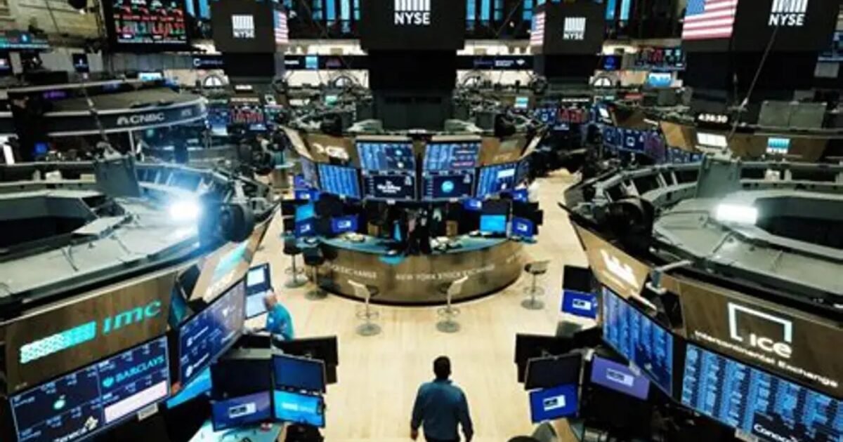 صورة مميزة: المستثمرون يترقبون بيانات البطالة وكلمة وورش في جاكسون هول